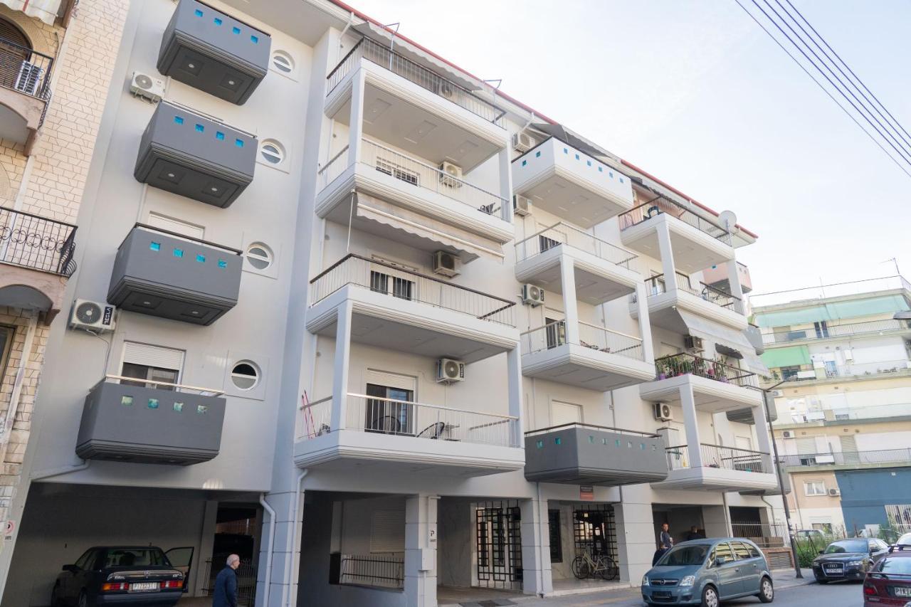 דירות לריסה The Whole Packet C5 Center With Parking מראה חיצוני תמונה